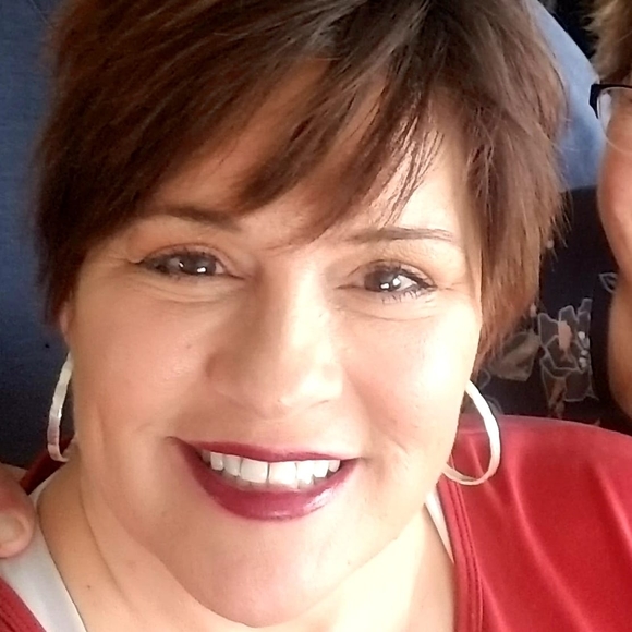 Profile Picture of Robin Combs (@hoodygg) on Poshmark