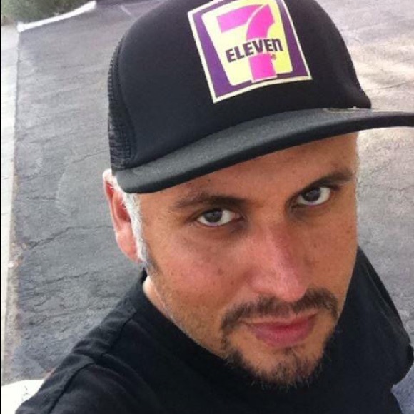 Profile Picture of Richard Vasquez (@durandude) on Poshmark