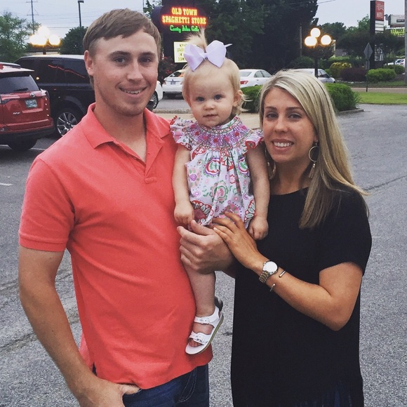 Profile Picture of Caley Jones (@caleyjjones) on Poshmark