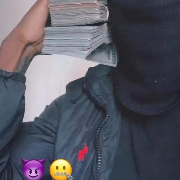 Profile Picture of Bruce Alexander (@bruxeloso) on Poshmark