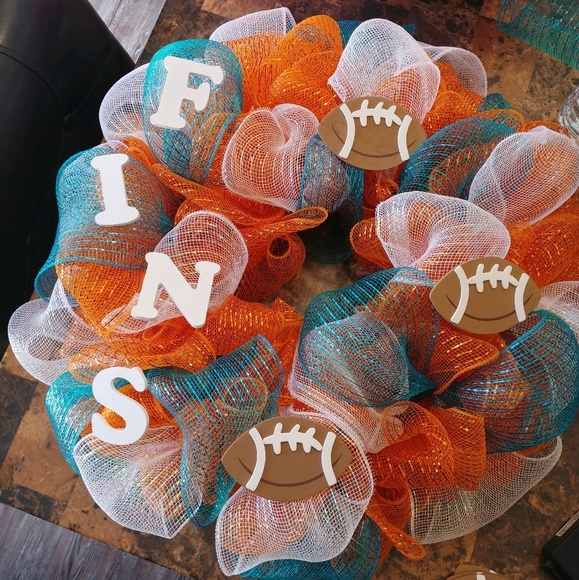 Profile Picture of Danielle Valdez (@danivaldez13) on Poshmark