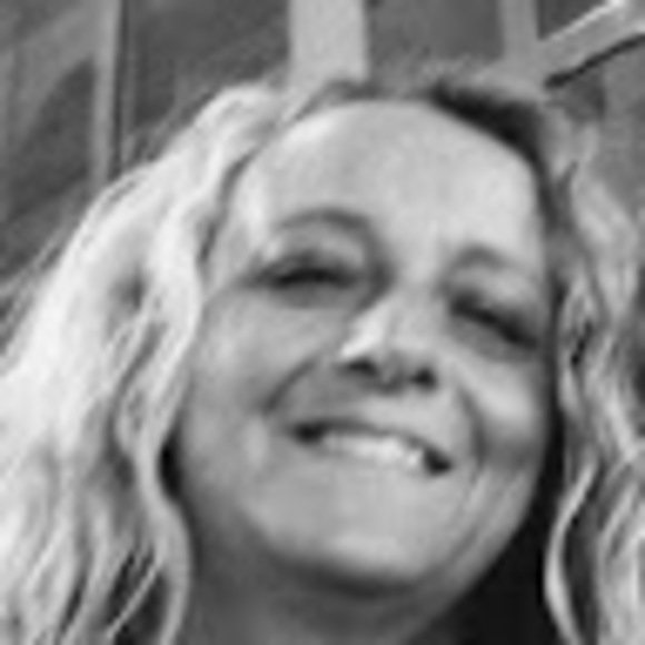 Profile Picture of Leslie Mathers (@lmathers44) on Poshmark