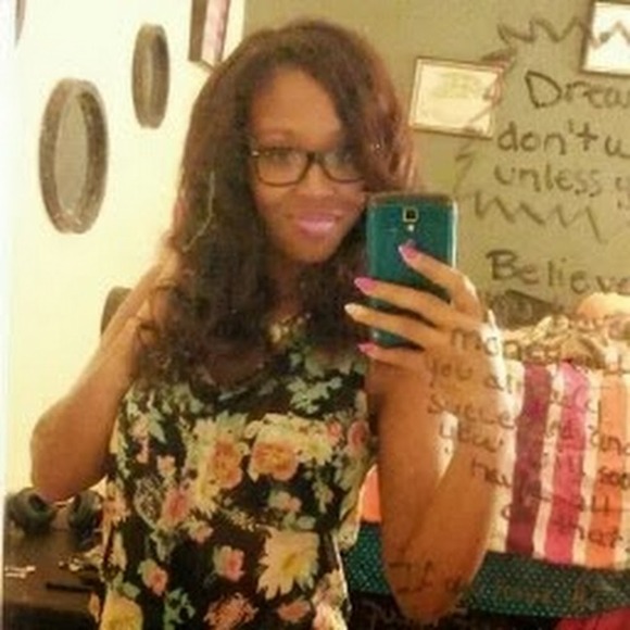 Profile Picture of Amia Phillips (@amiapooh) on Poshmark