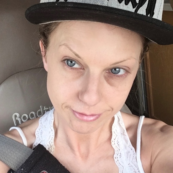 Profile Picture of Joleen Ellefson (@sadgirl37) on Poshmark