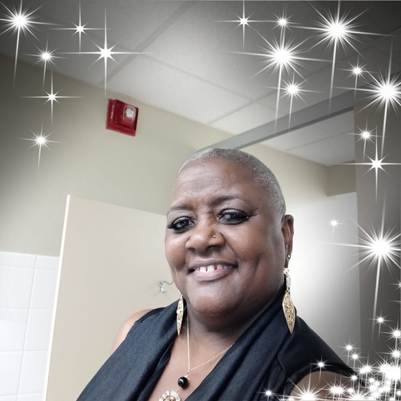 Profile Picture of Claudette Armbrister (@c_armbrister) on Poshmark