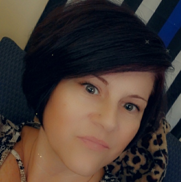 Profile Picture of Greg-tammy Blount (@tblouny) on Poshmark