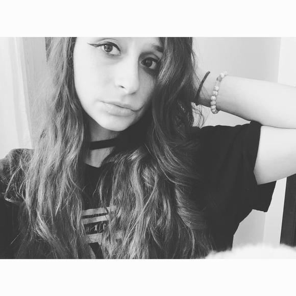 Profile Picture of Kylie Guynn (@kyangu11) on Poshmark