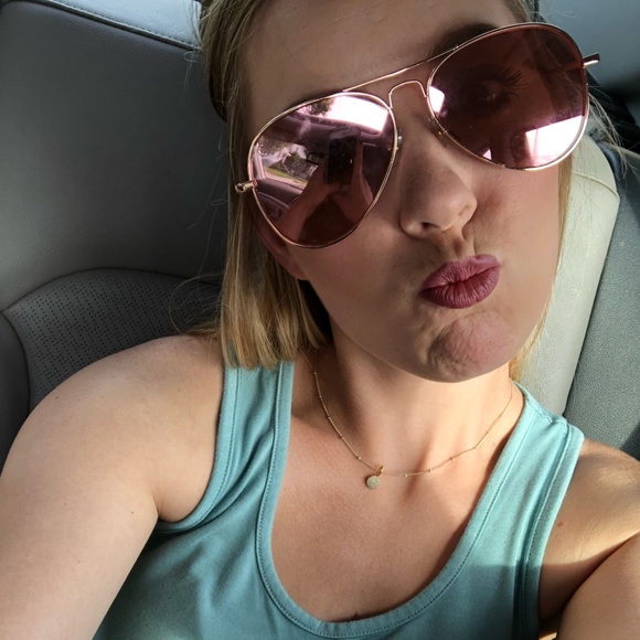 Clorissa Krenn - Poshmark Profile Picture of Clorissa Krenn (@ckrenn18) on Poshmark