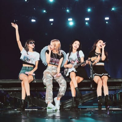 Profile Picture of JenChuLiChaeng  🖤 💖 (@blink_anneL) on Twitter