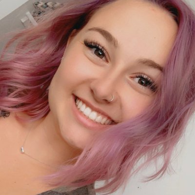 Profile Picture of Mel Cal (@melanie_elainee) on Twitter