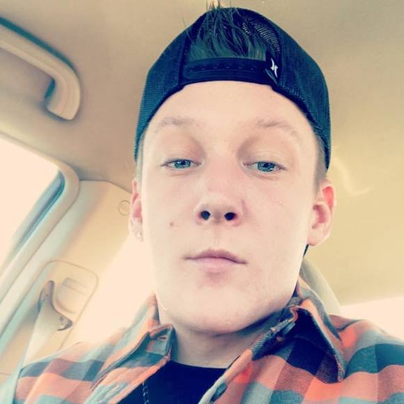 Profile Picture of Mark Derengowski (@markdizz420) on Poshmark