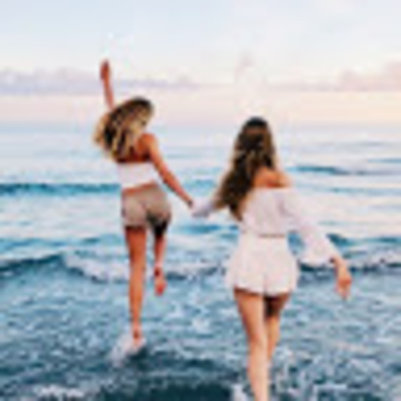 Profile Picture of Lilly Moidel (@lillymoidel) on Poshmark
