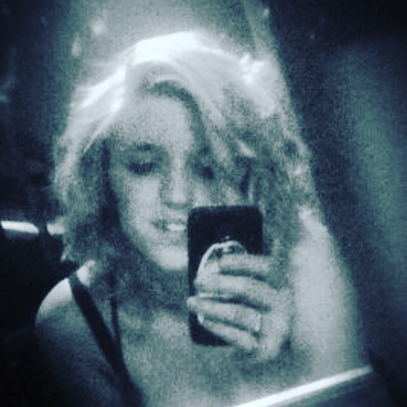 Shana Giauque - Poshmark Profile Picture of Shana Giauque (@shanagiauque) on Poshmark