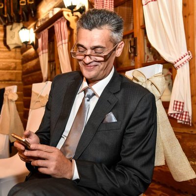 Profile Picture of Richard Hajdu (@RichardHajdu1) on Twitter