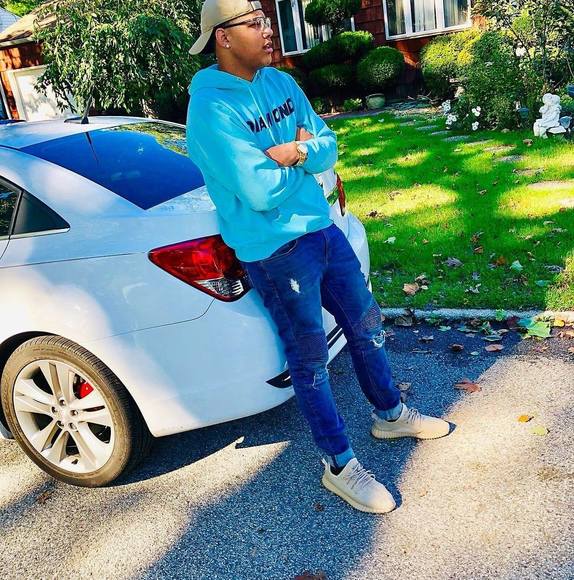 Profile Picture of Chris Marion (@marionchris) on Poshmark