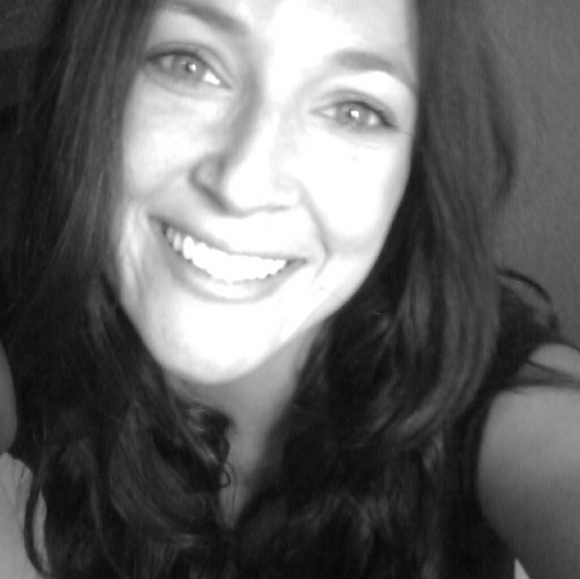 Profile Picture of Amanda Patterson (@akpatter) on Poshmark