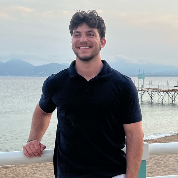 Profile Picture of Drake Tasev (@dctasev) on Poshmark