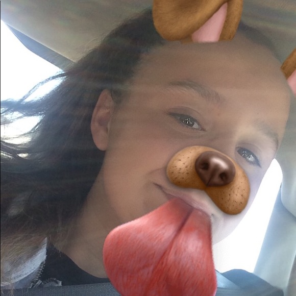 Profile Picture of Limdsey Weeks (@lindseyyweeks) on Poshmark