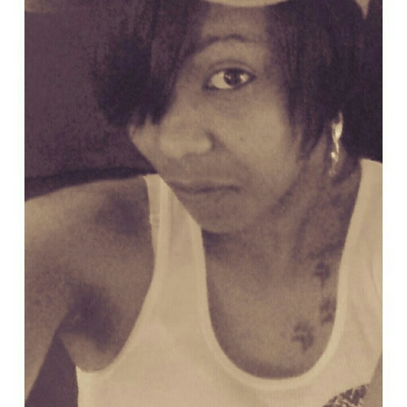 Profile Picture of Marketta Walker (@markettaw) on Poshmark