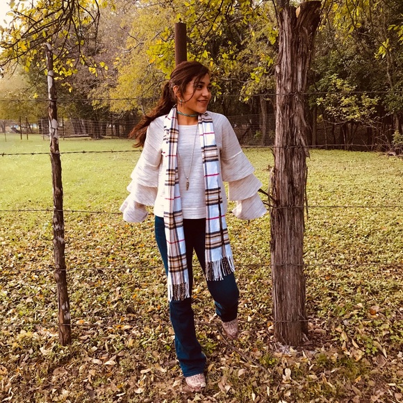 Profile Picture of Tori Hernandez (@torihernandez) on Poshmark