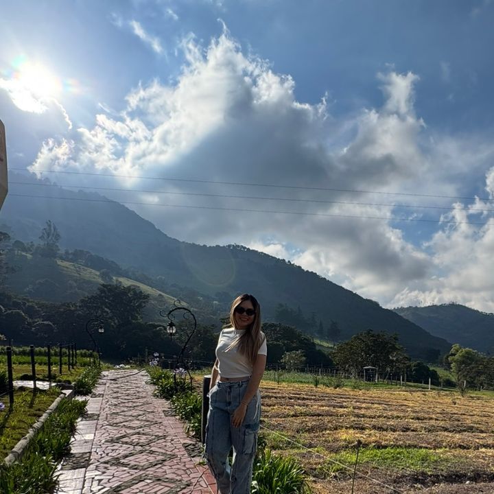 Profile Picture of Danielamolina (@danielamolin07) on Tiktok