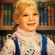 Profile Picture of Crystal Bozzi (@TheBlondedevil81) on Youtube