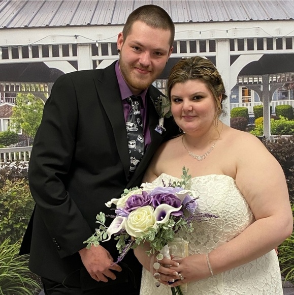 Profile Picture of Aubrey Angerman (@aubsey95) on Poshmark