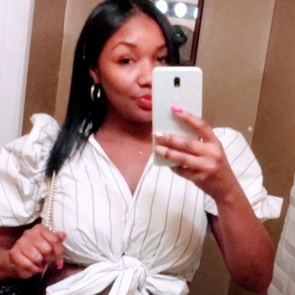 Profile Picture of Dominique Spivey (@mrsspivey86) on Poshmark