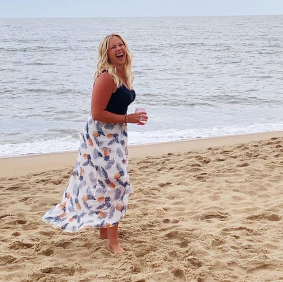Profile Picture of Karlene Apelt (@kapelt) on Poshmark