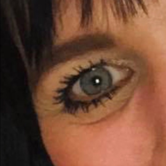 Profile Picture of Wanda Rowsell (@wandarowsell) on Poshmark