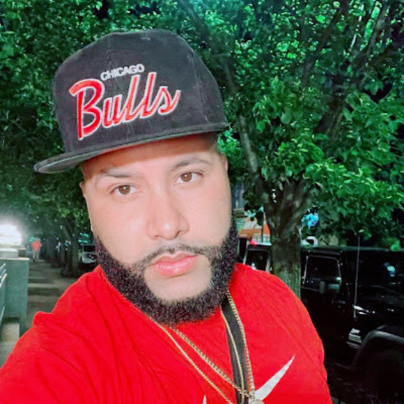 Profile Picture of Felix Acevedo (@felixacevedo558) on Poshmark