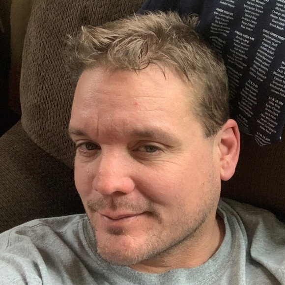 Profile Picture of Michael Dick (@matt_luke1) on Poshmark