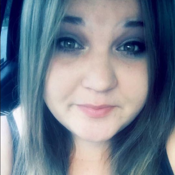 Profile Picture of Katie Sprosty (@sprostykatie95) on Poshmark