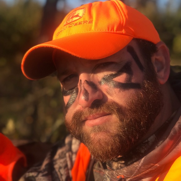 Profile Picture of Joey Baker (@jbak77) on Poshmark