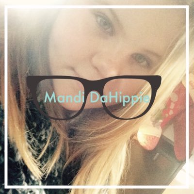 Profile Picture of Mandi Hahn (@MandiDaHippie) on Twitter