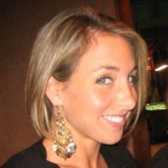 Profile Picture of Alison Reminick (@areminick) on Poshmark