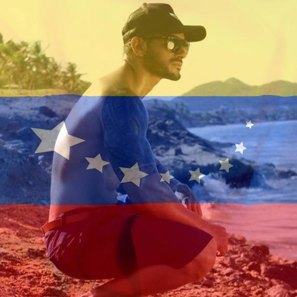 Profile Picture of Carlos Carreño tovar (@maklanz) on Poshmark