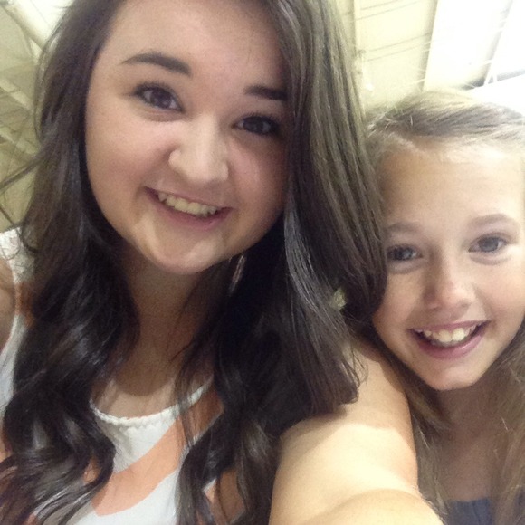 Ashley Nelon - Poshmark Profile Picture of Ashley Nelon (@ashleynelon) on Poshmark