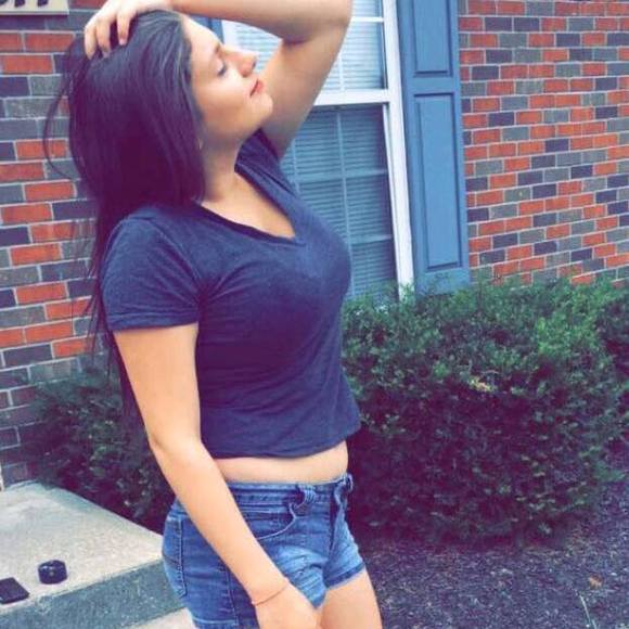 Profile Picture of Kayla Roberts (@worldofkayla) on Poshmark