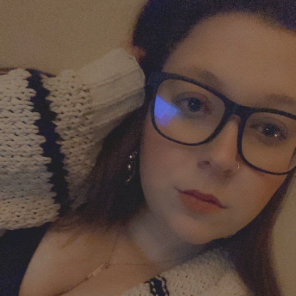 Profile Picture of Bianca Broniec (@biancabroniec) on Poshmark