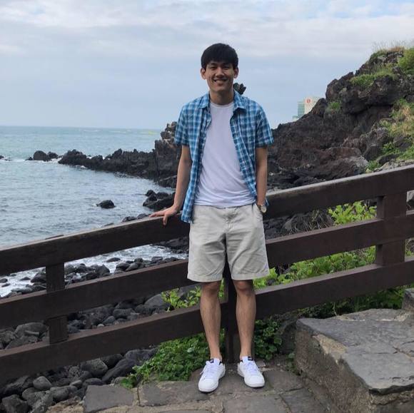 Profile Picture of Nathan Choi (@nathanchoi) on Poshmark