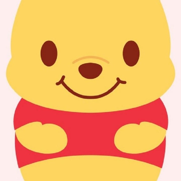 Profile Picture of Robin Reyes (@rpooh28822) on Poshmark