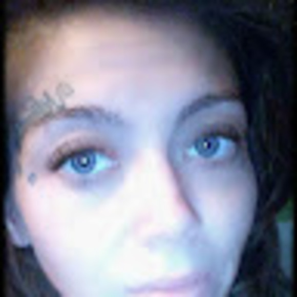 Profile Picture of Lorianne Cisneros (@loriannecisnero) on Poshmark