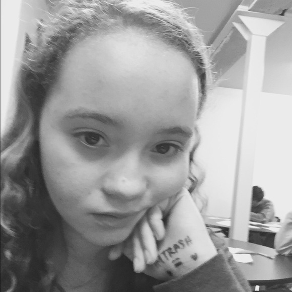 Profile Picture of Lily Bayes (@isadoralamont) on Poshmark