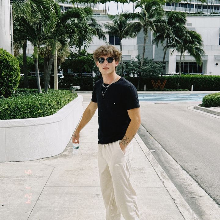 Profile Picture of Brandon (@brandonn.official) on Tiktok