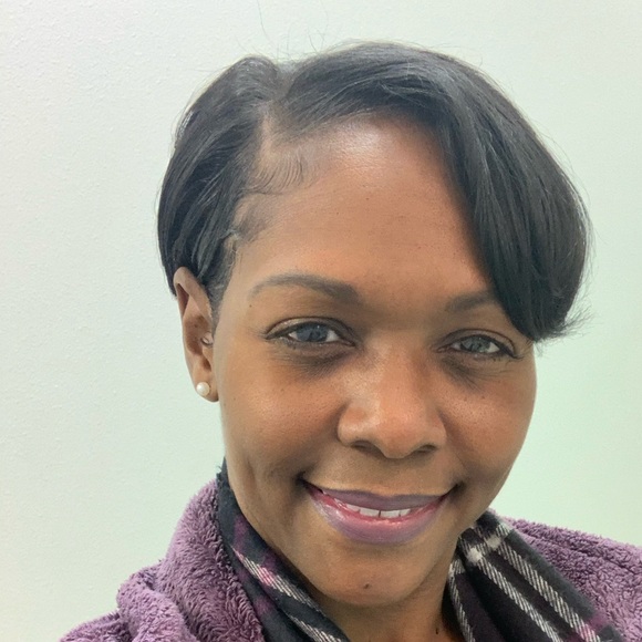 Profile Picture of Kandyce Wardsworth (@kandyce9598) on Poshmark