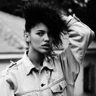 Profile Picture of Alexandra Robertshaw (@AlexTembi) on Twitter