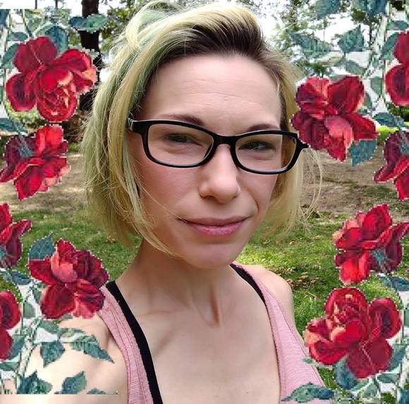 Profile Picture of Amanda Crosby (@crosbya) on Poshmark