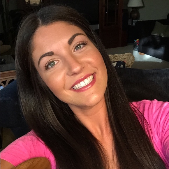 Profile Picture of Jessica Knouf (@jessicaknouf) on Poshmark