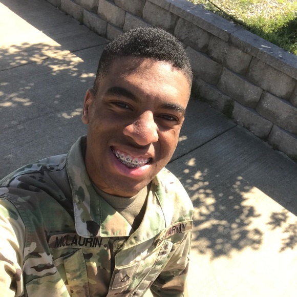 Profile Picture of Shay Mclaurin (@dopemclaurin) on Poshmark